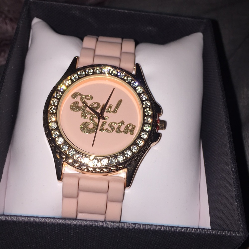 Watch - Picture 2 of 4